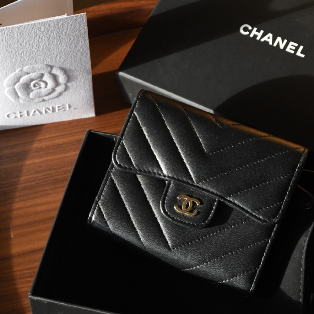 Authentic Chanel Chevron Medium Lambskin Wallet
